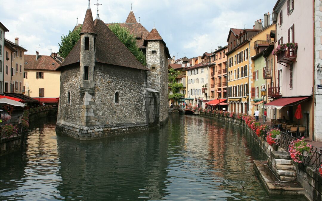Annecy en digital nomad : cadre parfait, addition salée