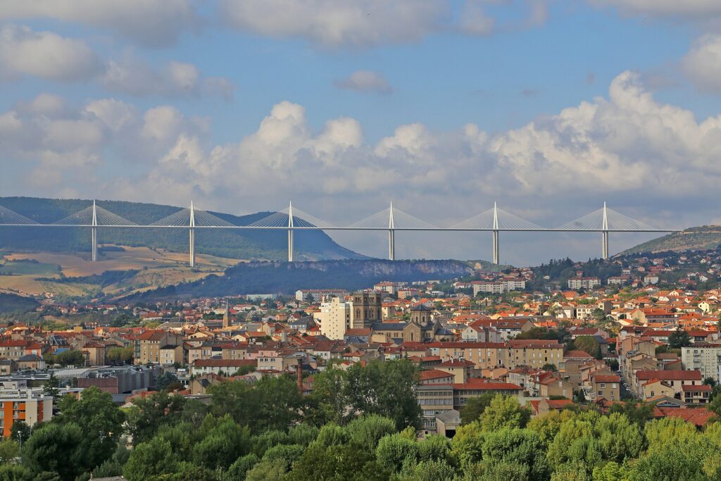Millau en van : deux gorges, un viaduc, peu de nuits légales